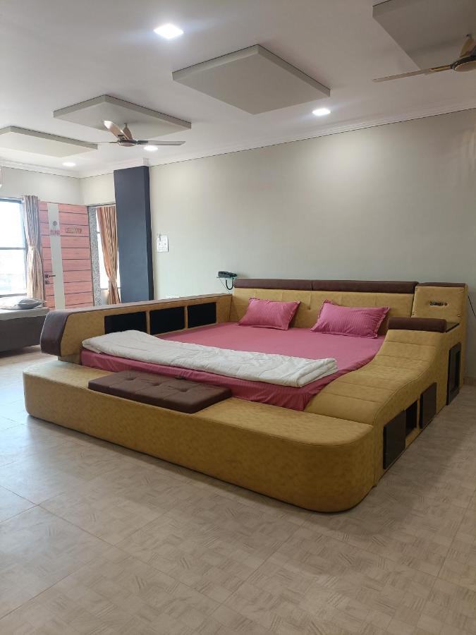 Hotel Jb Star Māndvi Extérieur photo