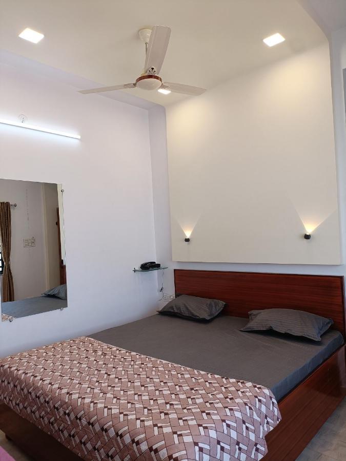 Hotel Jb Star Māndvi Extérieur photo