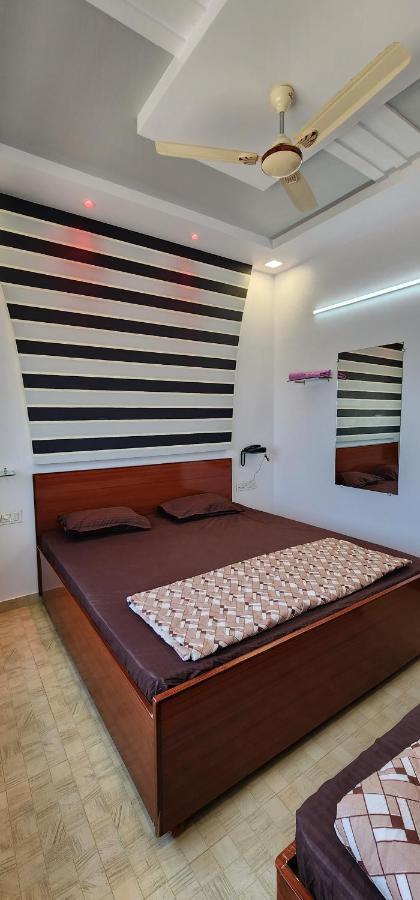 Hotel Jb Star Māndvi Extérieur photo